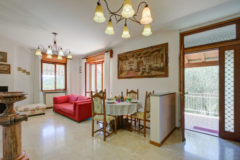 A Due Passi Dal Bosco: Hillside Apartment with Garden&BBQ