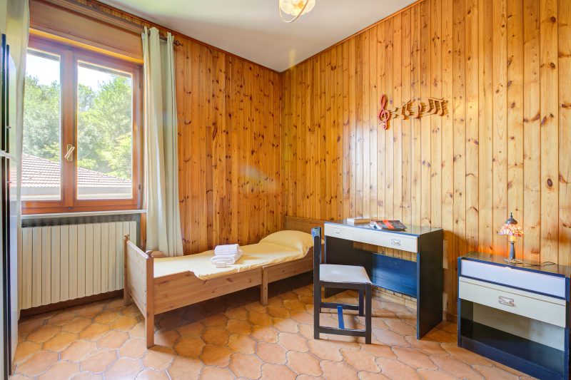 A Due Passi Dal Bosco: Hillside Apartment with Garden&BBQ