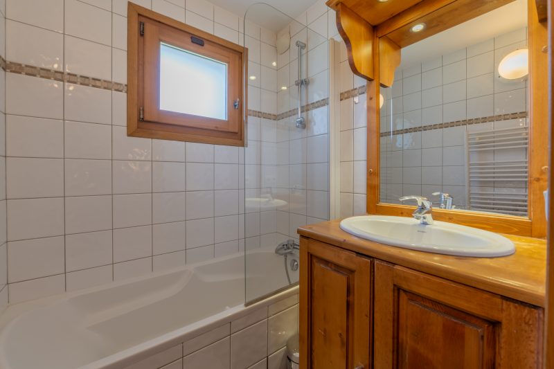V Balme 15: Beside Ski Lift; Pool, Sauna & Gym