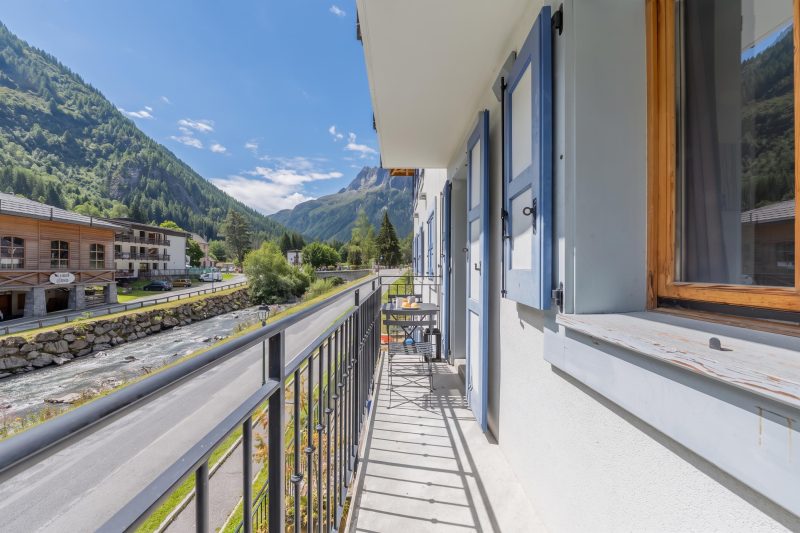 V Balme 15: Beside Ski Lift; Pool, Sauna & Gym