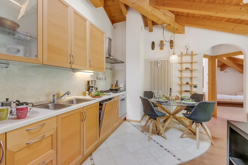 Torbole On the Moon Apartment near Beach