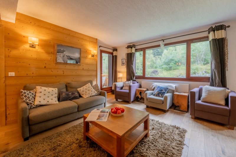 l'Ours Bleu B13 Ski-In at Vallorcine| Shared Pool, Gym & Wellness