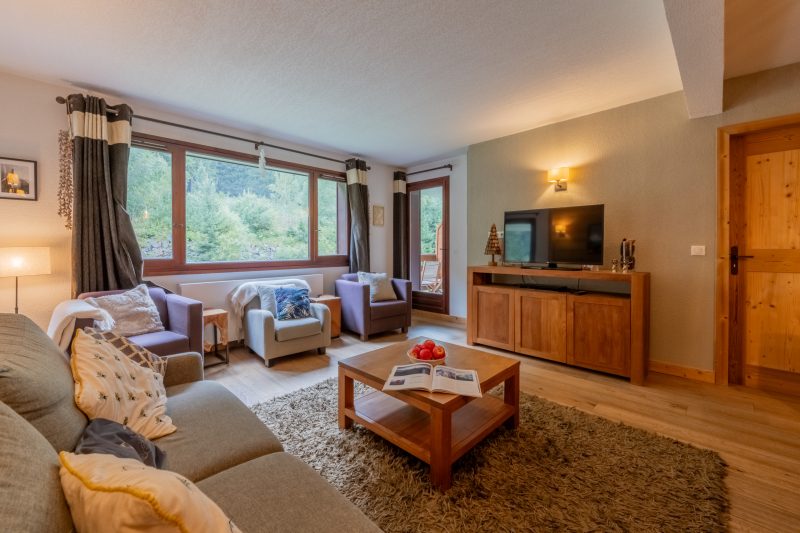 l'Ours Bleu B13 Ski-In at Vallorcine| Shared Pool, Gym & Wellness