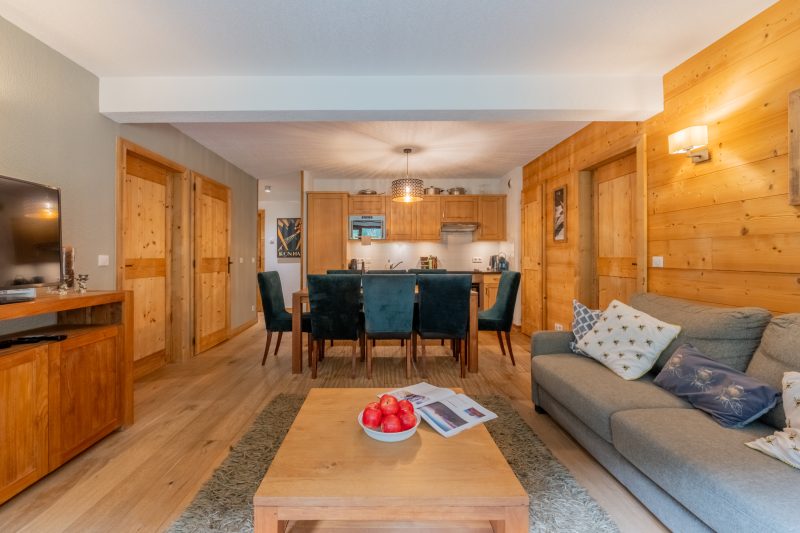 l'Ours Bleu B13 Ski-In at Vallorcine| Shared Pool, Gym & Wellness