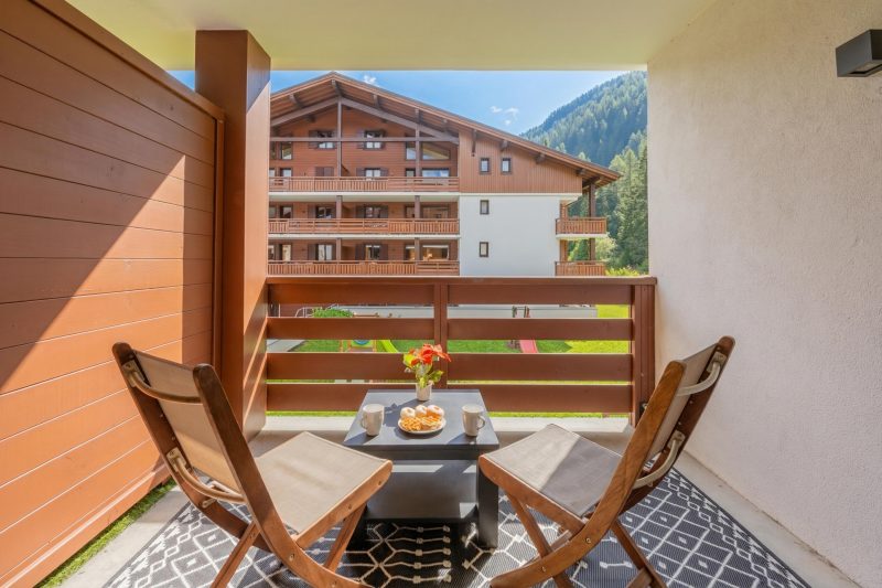 l'Ours Bleu B13 Ski-In at Vallorcine| Shared Pool, Gym & Wellness