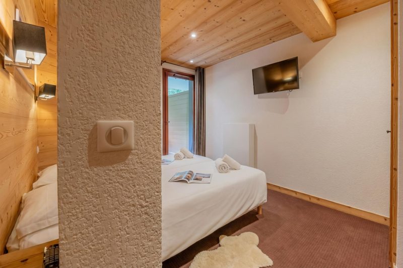 l'Ours Bleu B13 Ski-In at Vallorcine| Shared Pool, Gym & Wellness