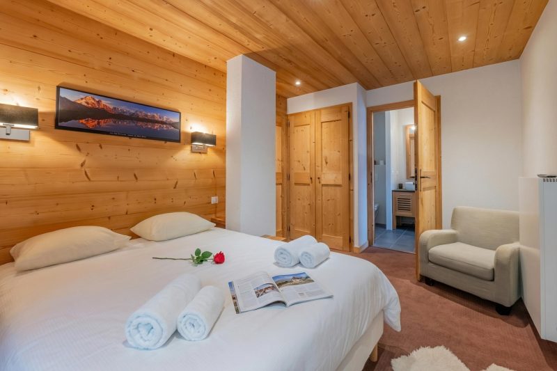 l'Ours Bleu B13 Ski-In at Vallorcine| Shared Pool, Gym & Wellness