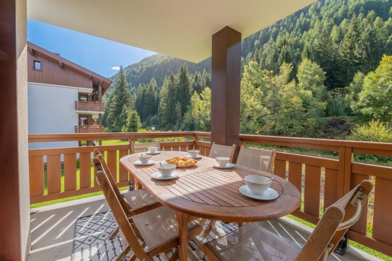 l'Ours Bleu B13 Ski-In at Vallorcine| Shared Pool, Gym & Wellness