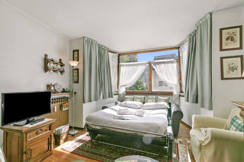 Appartamento Aricami with Balcony & Mountain View