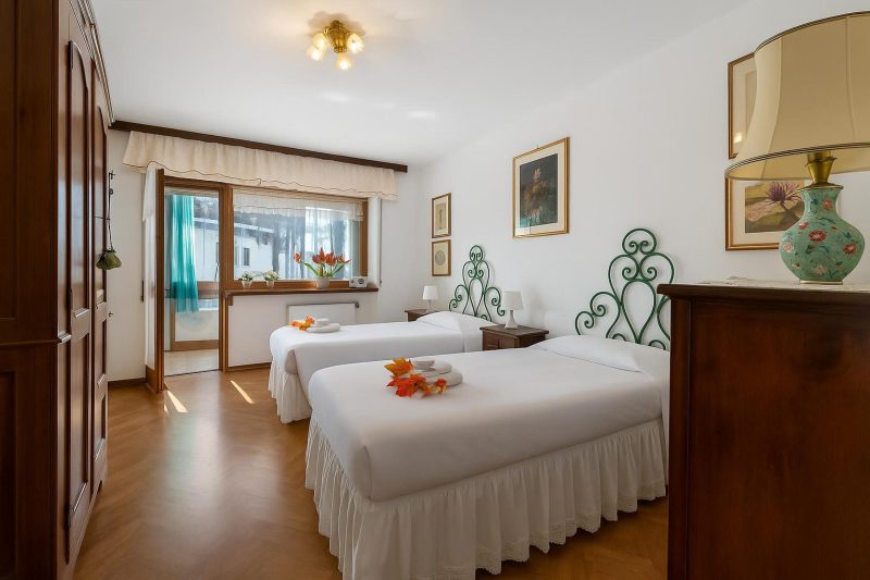 Appartamento Aricami with Balcony & Mountain View
