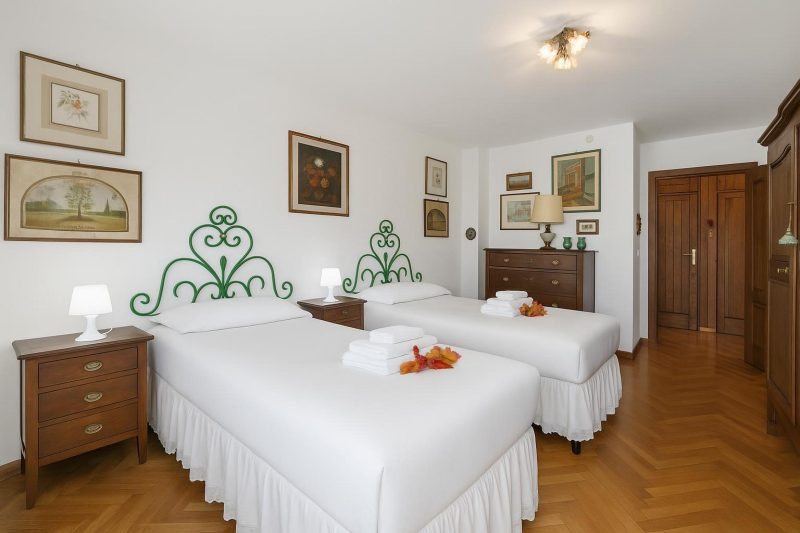 Appartamento Aricami with Balcony & Mountain View