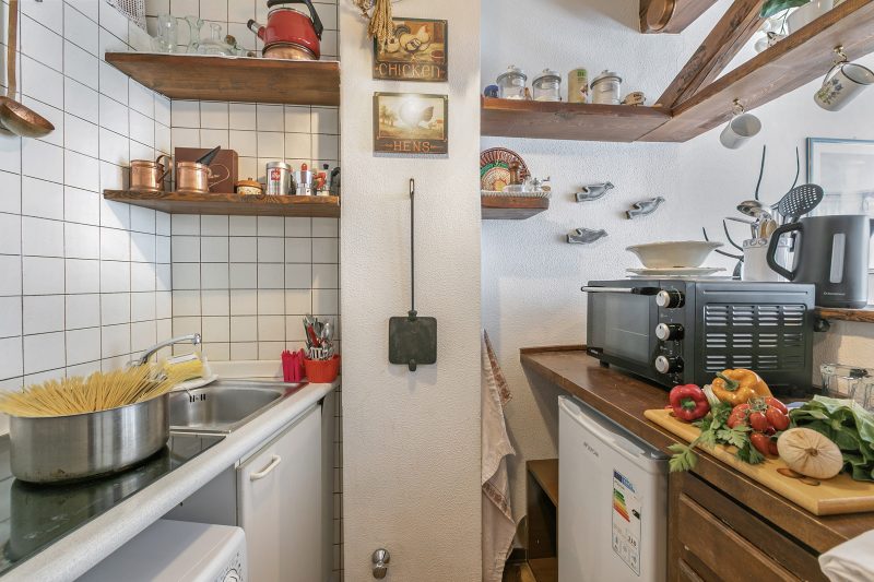 Appartamento Aricami with Balcony & Mountain View