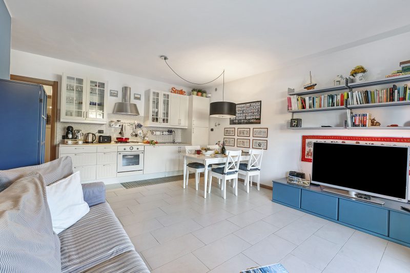 Blu Oltrelago: Leggiuno Lake Maggiore Apt w/ Shared Pool & Garden