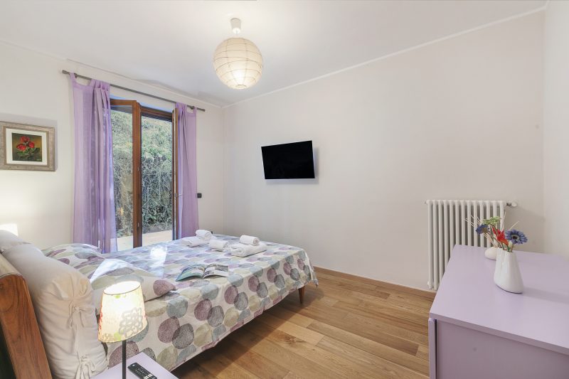 Blu Oltrelago: Leggiuno Lake Maggiore Apt w/ Shared Pool & Garden