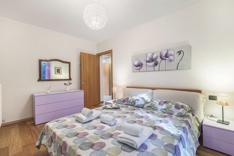 Blu Oltrelago: Leggiuno Lake Maggiore Apt w/ Shared Pool & Garden