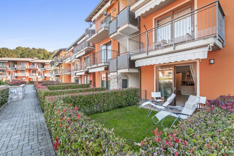 Blu Oltrelago: Leggiuno Lake Maggiore Apt w/ Shared Pool & Garden