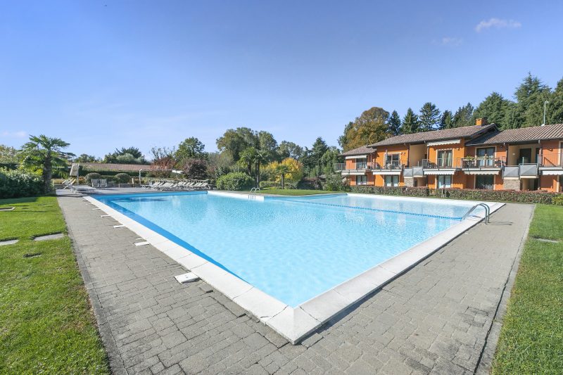 Blu Oltrelago: Leggiuno Lake Maggiore Apt w/ Shared Pool & Garden