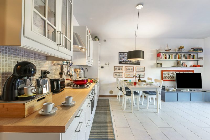 Blu Oltrelago: Leggiuno Lake Maggiore Apt w/ Shared Pool & Garden