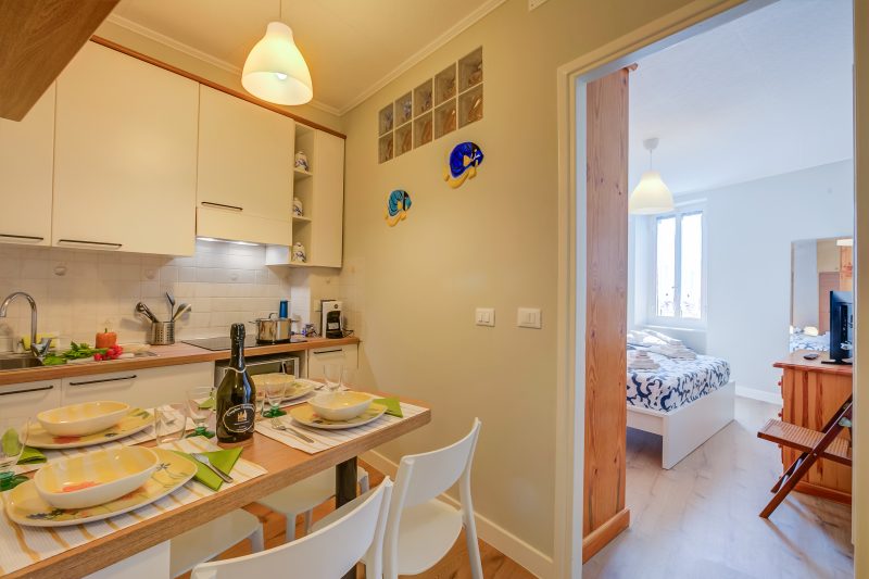 Armonia Centrale - Sanremo Apt for 4 with A/C