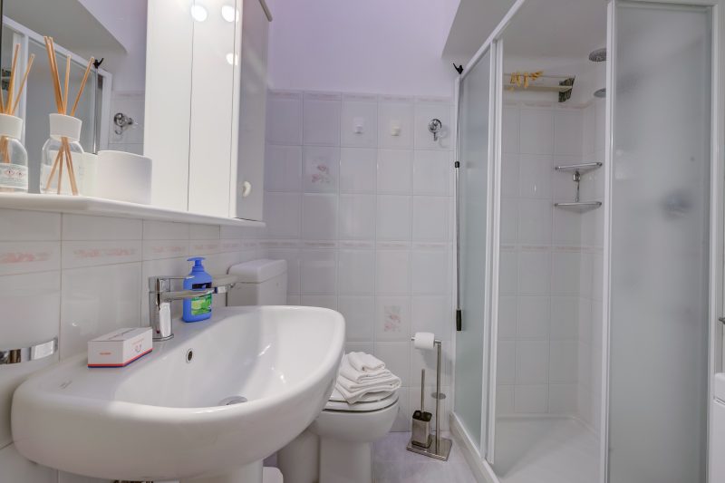 Armonia Centrale - Sanremo Apt for 4 with A/C