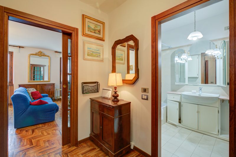 Lake Garda Home - 3BR with Balcony Views