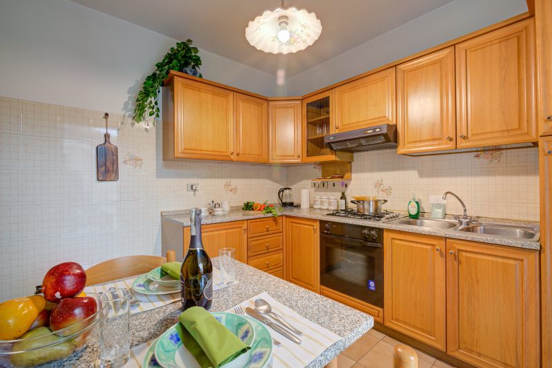 Lake Garda Home - 3BR with Balcony Views