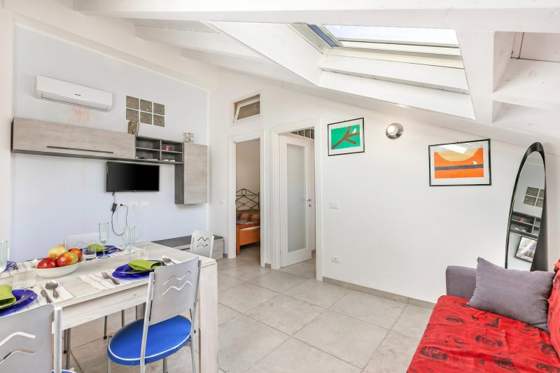 Casa Elisa - Sea Front Apartment with Balcony