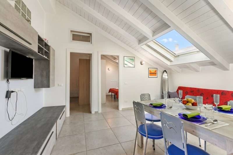 Casa Elisa - Sea Front Apartment with Balcony