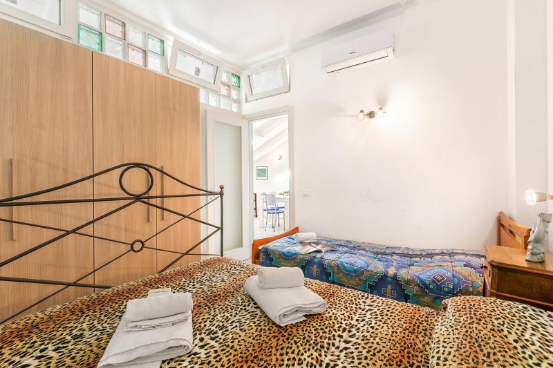 Casa Elisa - Sea Front Apartment with Balcony