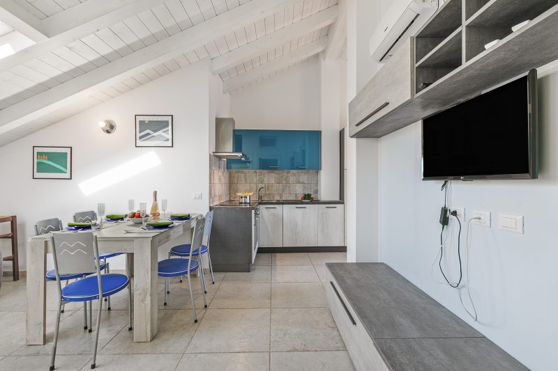 Casa Elisa - Sea Front Apartment with Balcony