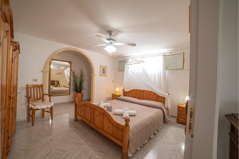 Villa Calò 1 with Garden, 200 meters from Sea