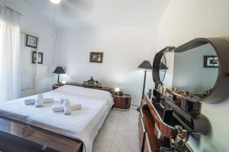 Villa Calò 2 with Garden, 200 meters from Sea