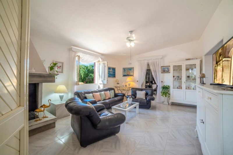 Villa Calò 2 with Garden, 200 meters from Sea