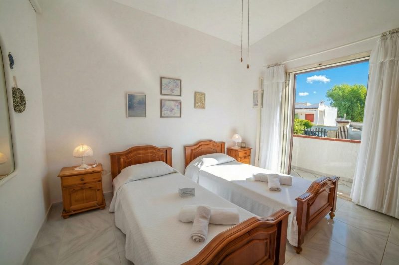 Villa Calò 2 with Garden, 200 meters from Sea