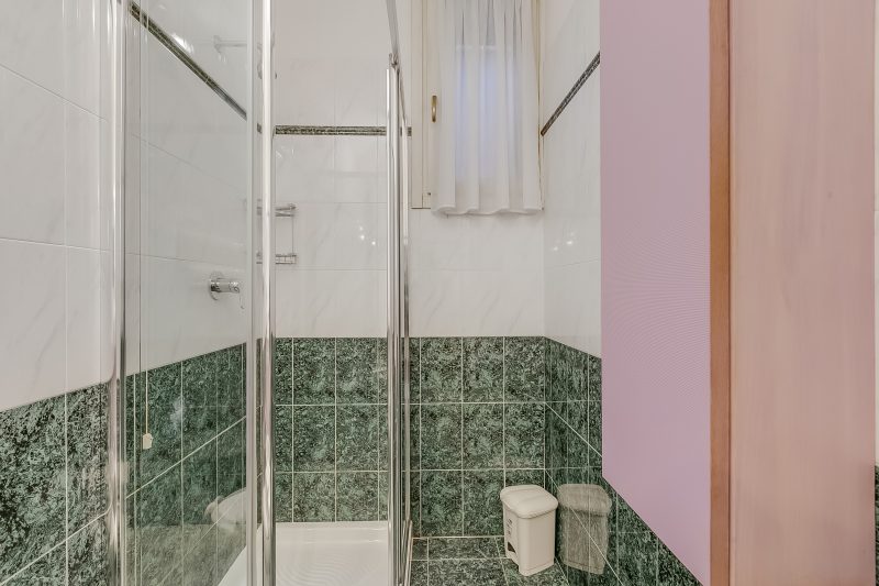 Sole Retreat: Shared Pool, garden&park