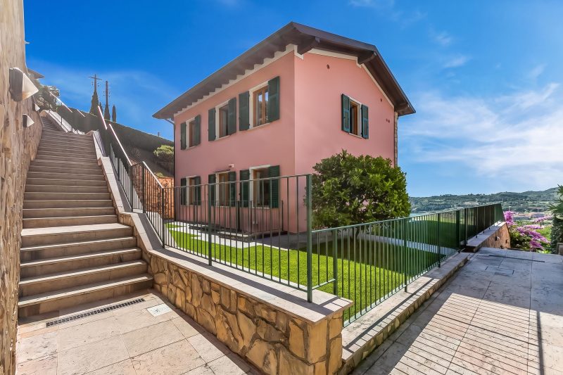 Sole Retreat: Shared Pool, garden&park