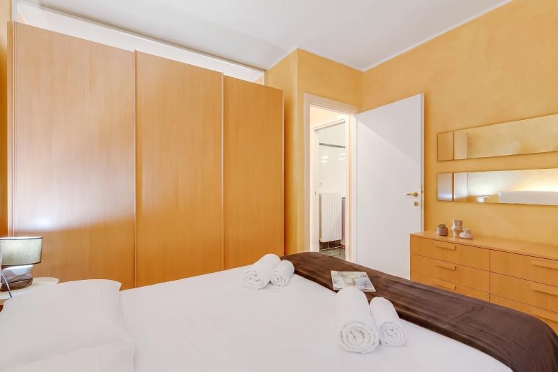 Sole Retreat: Shared Pool, garden&park