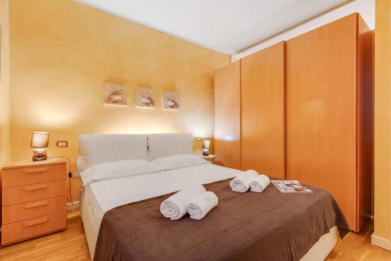 Sole Retreat: Shared Pool, garden&park