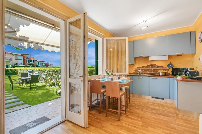 Sole Retreat: Shared Pool, garden&park