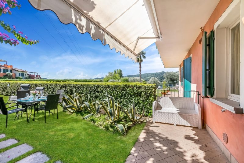 Sole Retreat: Shared Pool, garden&park