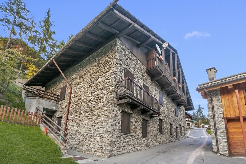 Champlas Suite - Balcony Views, Sleeps 4