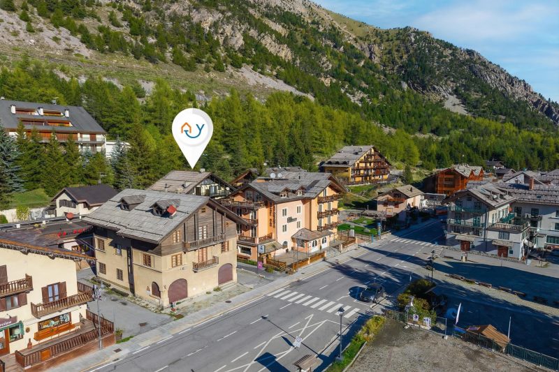Rochebrune 6th - Flat with Balcony for 4