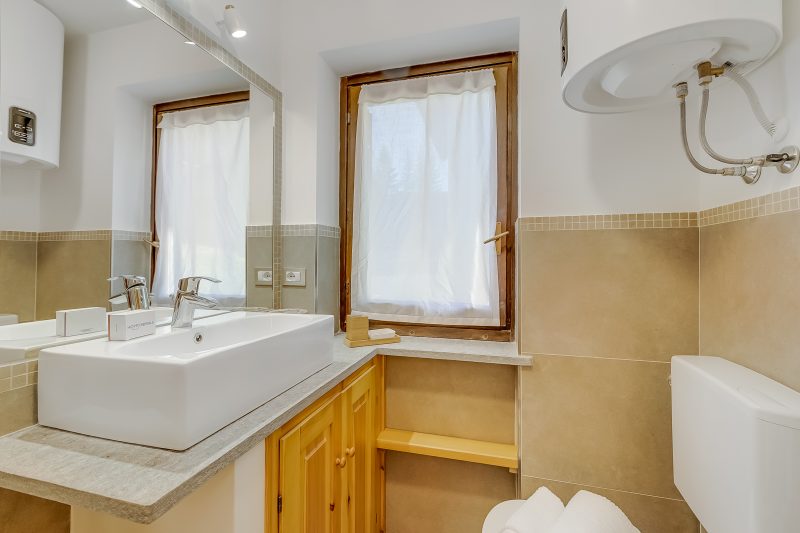 Rochebrune 5th - Flat with Balcony for 4