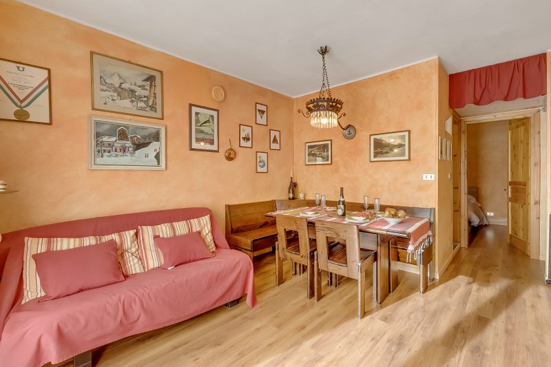 Rochebrune 5th - Flat with Balcony for 4