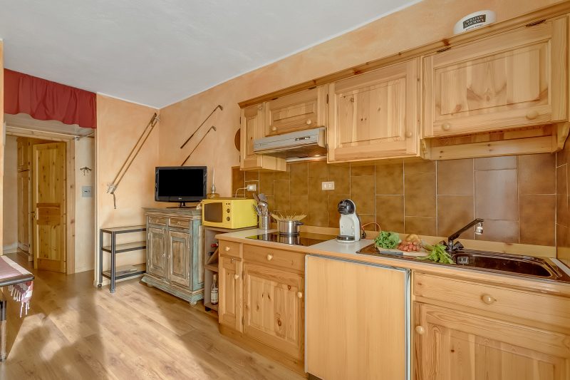 Rochebrune 5th - Flat with Balcony for 4