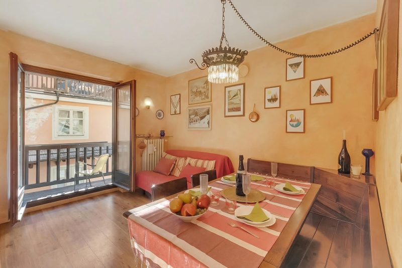 Rochebrune 5th - Flat with Balcony for 4
