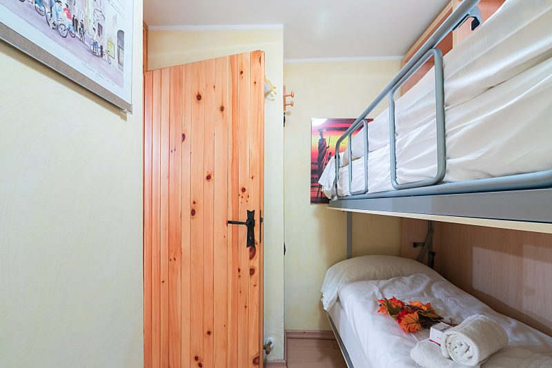 Appartamento I 2 Pini for 6 with Balcony
