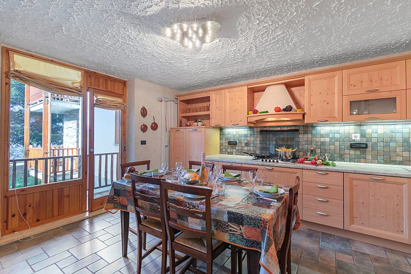 Appartamento I 2 Pini for 6 with Balcony