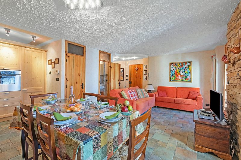 Appartamento I 2 Pini for 6 with Balcony