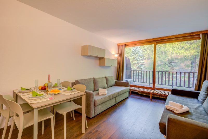 Studio La Finestra Sulle Piste with Balcony and Garage
